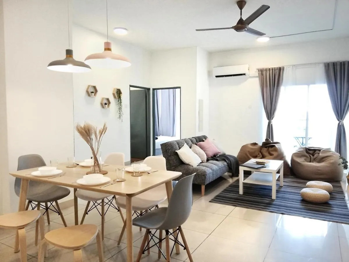 Subang City Residence, Spacious Home With Balcony, Walking Distance To Summit, 5Min To Sunway Subang Jaya 0*,