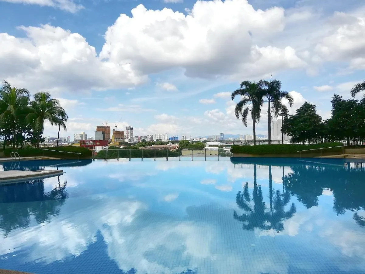 Apartment Subang City Residence, Spacious Home With Balcony, Walking Distance To Summit, 5Min To Sunway Subang Jaya